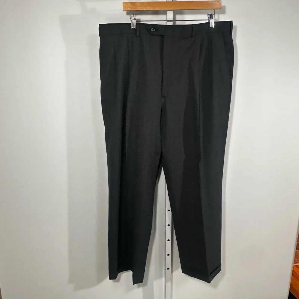 Burberrys Wool Gray Suit 42R jacket / 40W trousers Two-Button Blazer